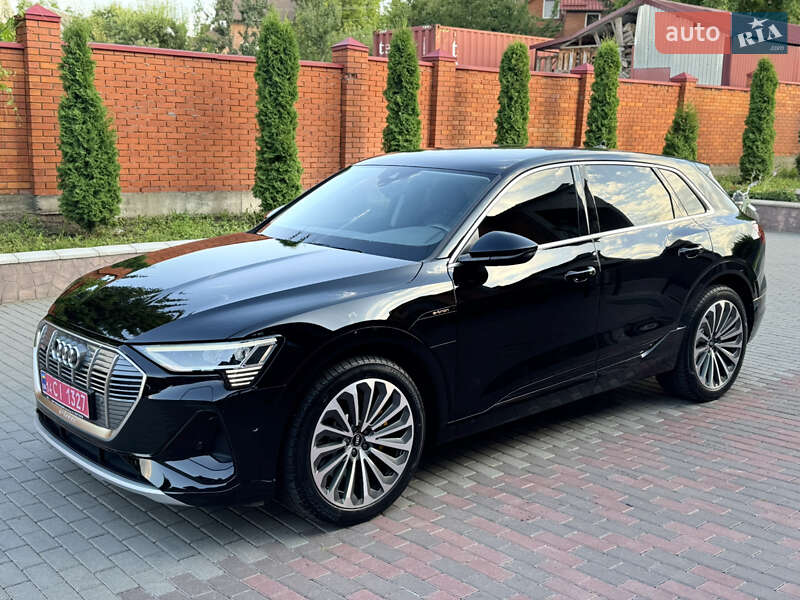 Позашляховик / Кросовер Audi e-tron 2023 в Хмельницькому