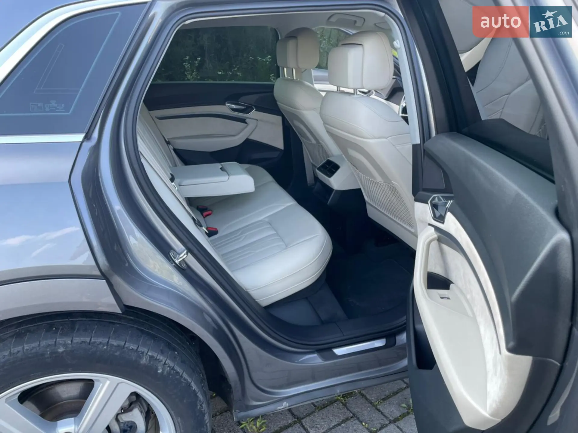 2019 Audi e-tron - мініатюра 7