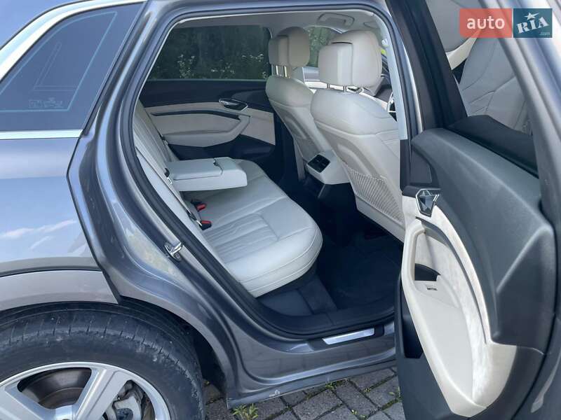 Внедорожник / Кроссовер Audi e-tron 2019 в Львове