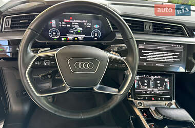Внедорожник / Кроссовер Audi e-tron 2023 в 