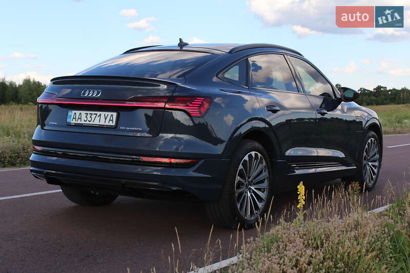 Внедорожник / Кроссовер Audi e-tron 2022 в Киеве
