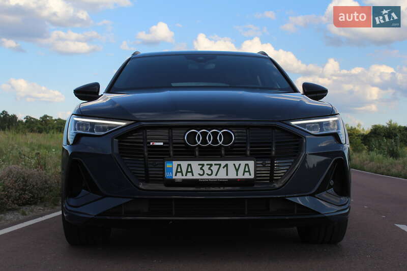 Внедорожник / Кроссовер Audi e-tron 2022 в Киеве