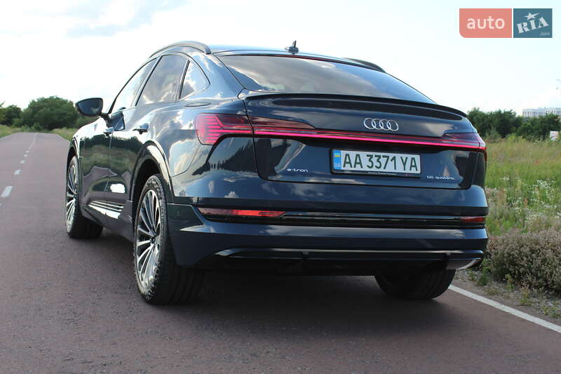 Внедорожник / Кроссовер Audi e-tron 2022 в Киеве
