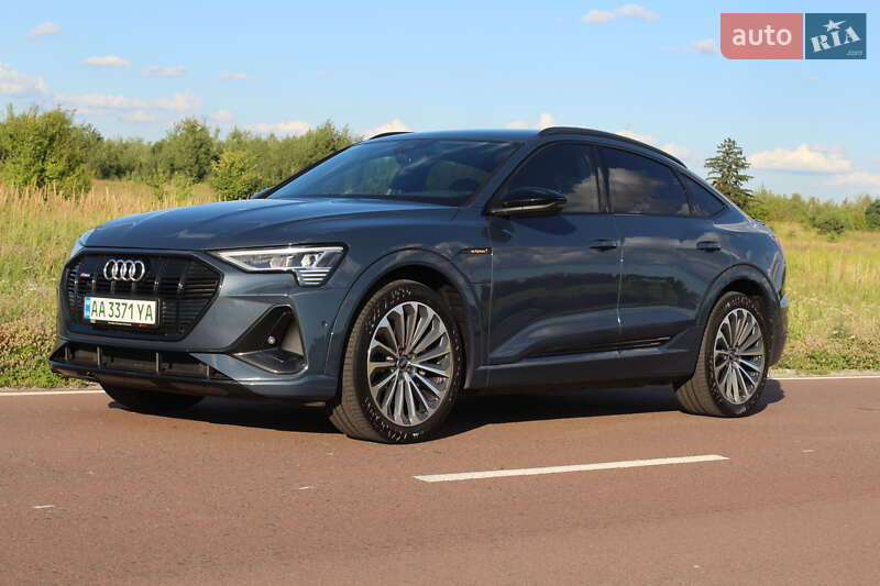 Внедорожник / Кроссовер Audi e-tron 2022 в Киеве
