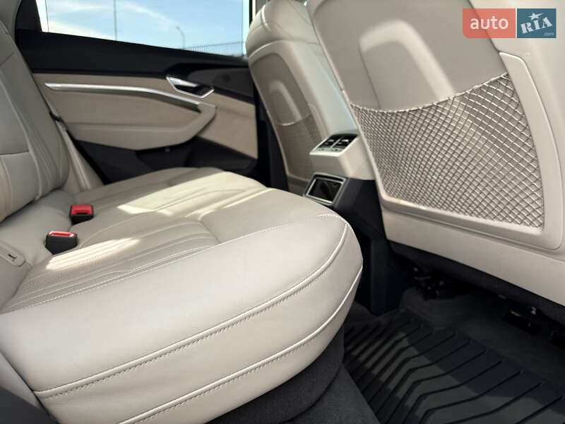 Позашляховик / Кросовер Audi e-tron 2019 в Дрогобичі