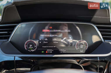 Внедорожник / Кроссовер Audi e-tron 2022 в 