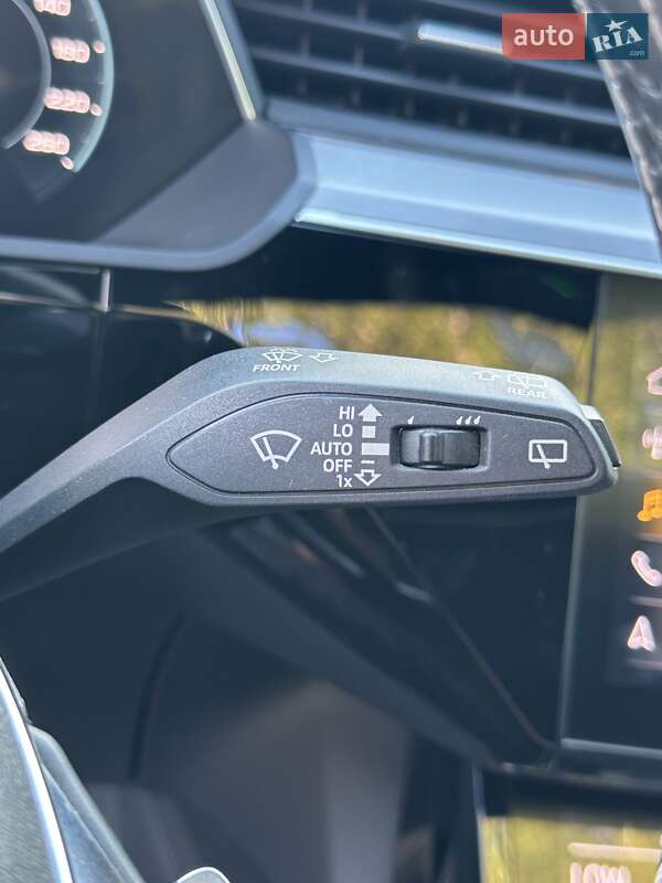 Позашляховик / Кросовер Audi e-tron 2020 в Білогородці