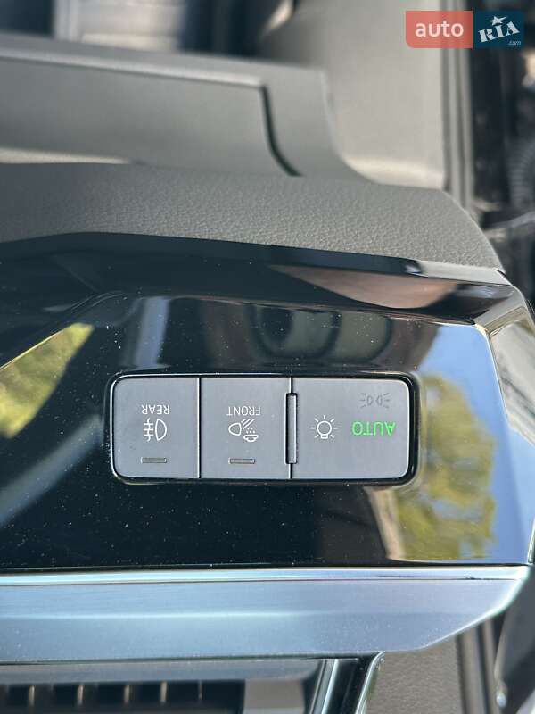 Позашляховик / Кросовер Audi e-tron 2020 в Білогородці
