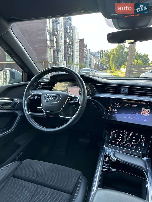 Позашляховик / Кросовер Audi e-tron 2020 в Білогородці