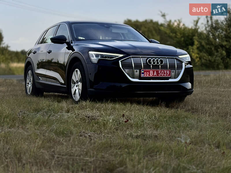 Внедорожник / Кроссовер Audi e-tron 2019 в 