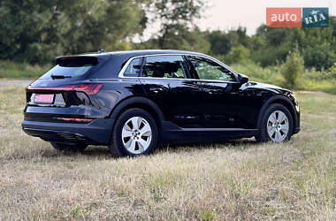 Внедорожник / Кроссовер Audi e-tron 2019 в 