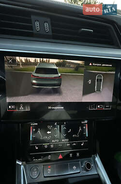 Внедорожник / Кроссовер Audi e-tron 2020 в 