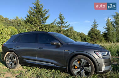 Позашляховик / Кросовер Audi e-tron 2019 в 