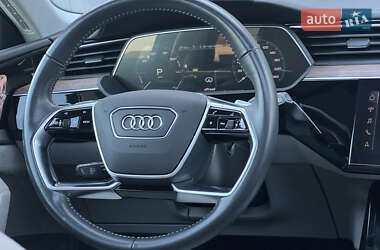 Внедорожник / Кроссовер Audi e-tron 2019 в 