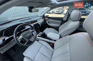 Внедорожник / Кроссовер Audi e-tron 2019 в 