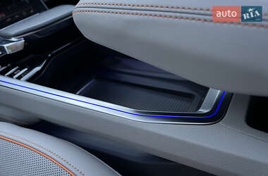 Внедорожник / Кроссовер Audi e-tron 2019 в 