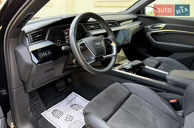 Внедорожник / Кроссовер Audi e-tron 2020 в 