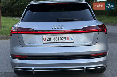 Внедорожник / Кроссовер Audi e-tron 2020 в 