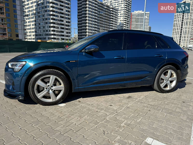 Внедорожник / Кроссовер Audi e-tron 2019 в Киеве