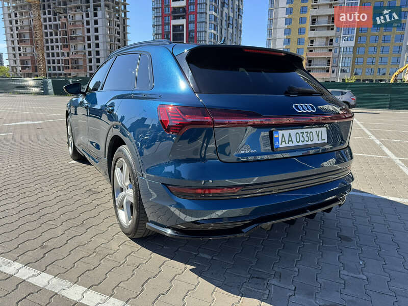Внедорожник / Кроссовер Audi e-tron 2019 в Киеве