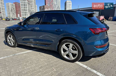 Внедорожник / Кроссовер Audi e-tron 2019 в 