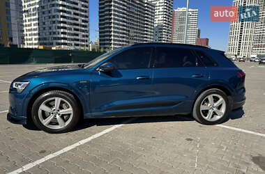 Внедорожник / Кроссовер Audi e-tron 2019 в 