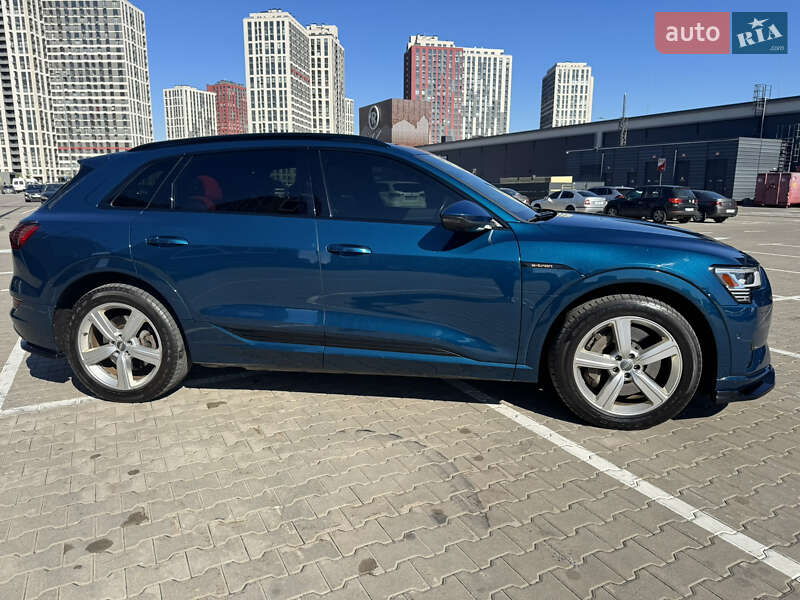 Audi e-tron 2019