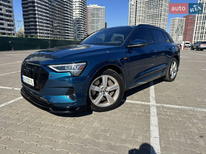 Внедорожник / Кроссовер Audi e-tron 2019 в Киеве