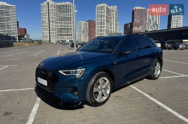 Внедорожник / Кроссовер Audi e-tron 2019 в 