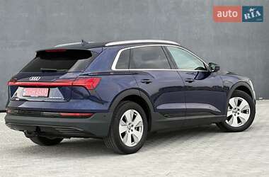Внедорожник / Кроссовер Audi e-tron 2020 в 