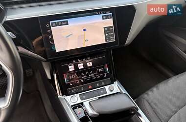 Внедорожник / Кроссовер Audi e-tron 2020 в 