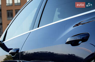 Внедорожник / Кроссовер Audi e-tron 2020 в 