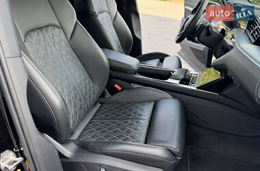 Внедорожник / Кроссовер Audi e-tron 2022 в 