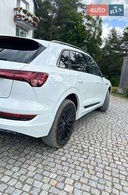 Внедорожник / Кроссовер Audi e-tron 2019 в 