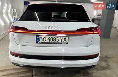 Внедорожник / Кроссовер Audi e-tron 2019 в 