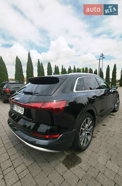 Внедорожник / Кроссовер Audi e-tron 2020 в 