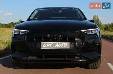 Внедорожник / Кроссовер Audi e-tron 2022 в 