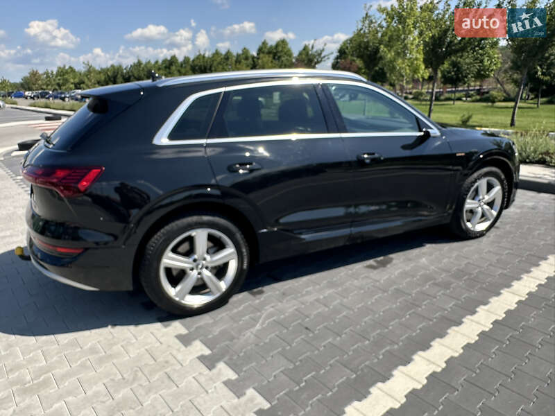 Внедорожник / Кроссовер Audi e-tron 2019 в Киеве