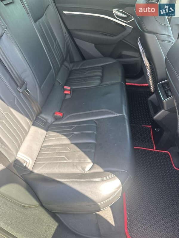 Внедорожник / Кроссовер Audi e-tron 2019 в Киеве
