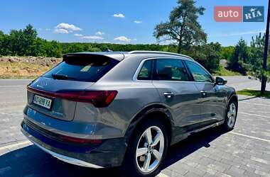 Внедорожник / Кроссовер Audi e-tron 2019 в 