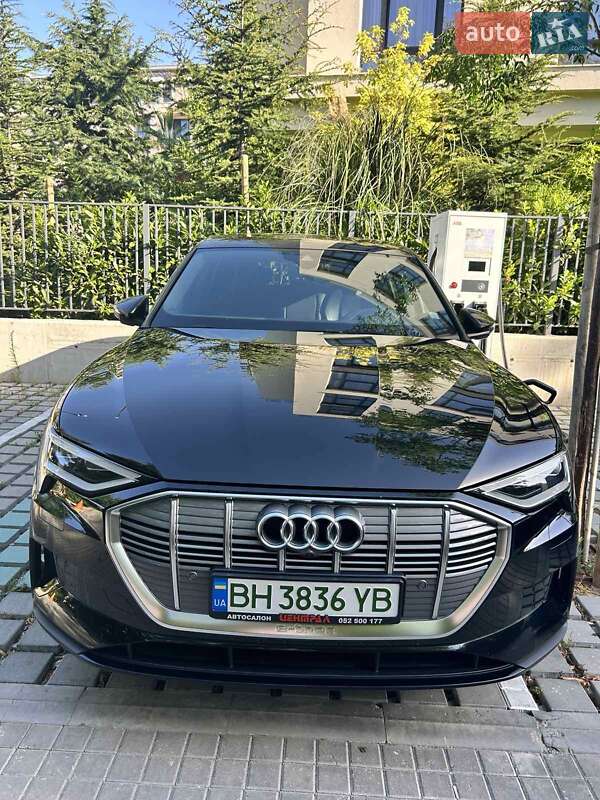 Внедорожник / Кроссовер Audi e-tron 2021 в Одессе фото 6 Внедорожник / Кроссовер Audi e-tron 2021 в Одессе