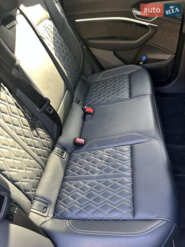 Внедорожник / Кроссовер Audi e-tron 2021 в Одессе фото 12 Внедорожник / Кроссовер Audi e-tron 2021 в Одессе