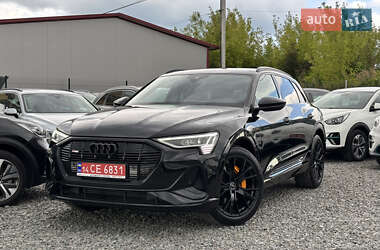 Внедорожник / Кроссовер Audi e-tron 2022 в 