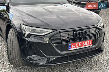 Внедорожник / Кроссовер Audi e-tron 2022 в 