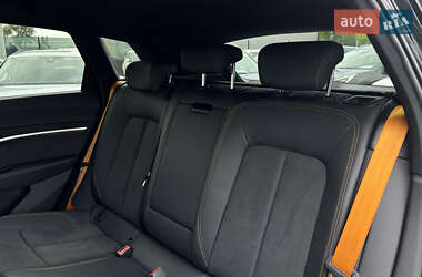 Внедорожник / Кроссовер Audi e-tron 2022 в 