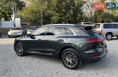 Внедорожник / Кроссовер Audi e-tron 2020 в 