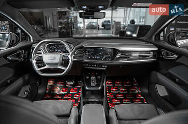 Позашляховик / Кросовер Audi e-tron 2022 в 