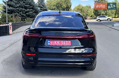 Внедорожник / Кроссовер Audi e-tron 2020 в 