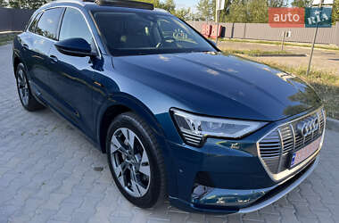 Внедорожник / Кроссовер Audi e-tron 2020 в 
