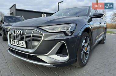 Внедорожник / Кроссовер Audi e-tron 2024 в 